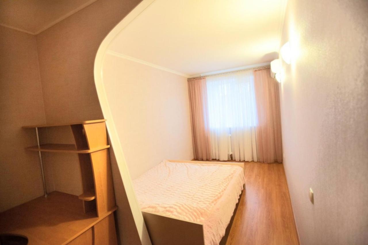 Двухкомнатная Квартира 300М От Моря Ул Парковая 18 Отчетные Док Chernomorsk Exterior photo